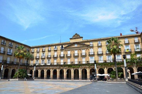 la Plaza Nueva