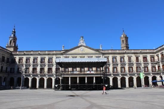 la Plaza Nueva